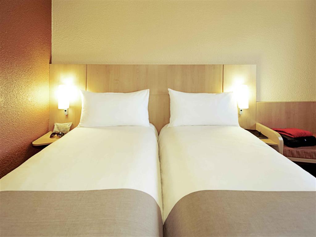 Ibis Hotel *